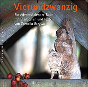 Vierundzwanzig Skulpturen von Cornelia Grzywa